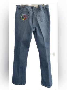 Stonewashed Jeans with Iron-On Patch      
Size 15 short style